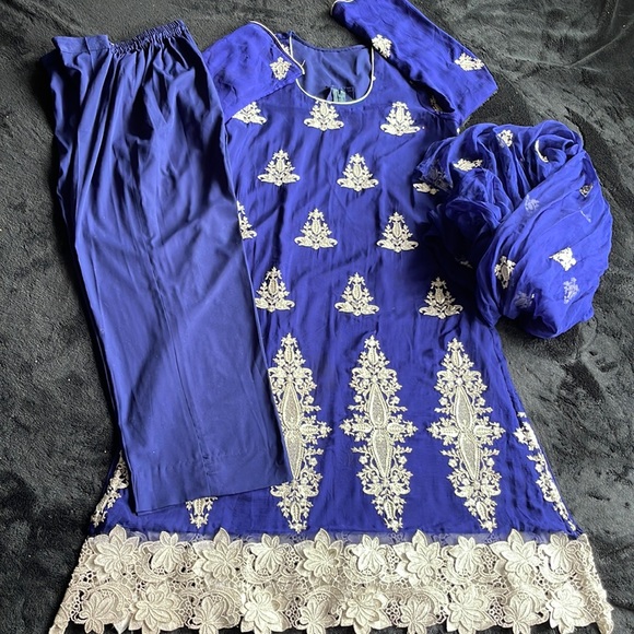 Navy blue shalwar kameez and dupatta Pakistani / Indian - Picture 2 of 9
